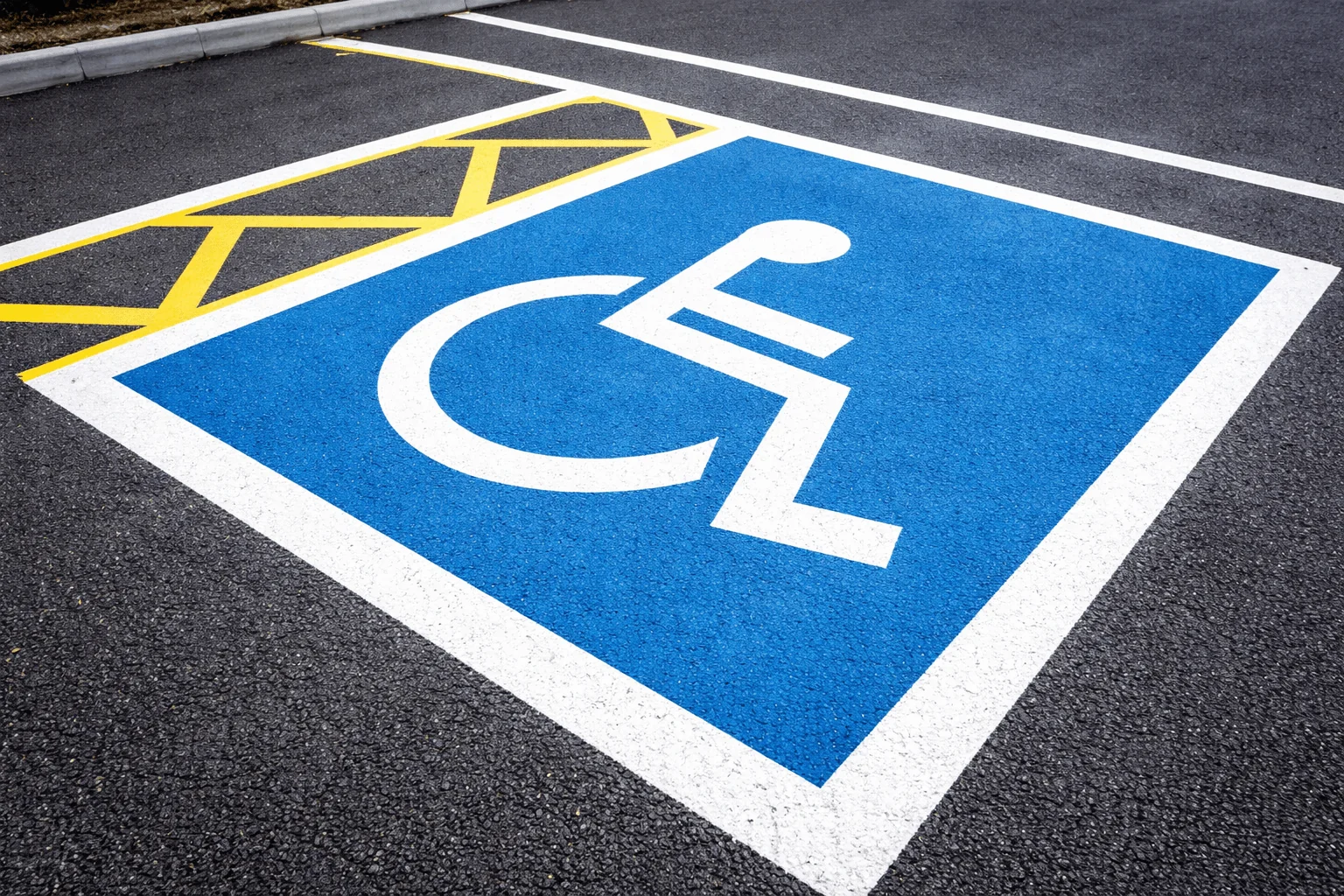 Reserveret parkeringsplads med tydelig markering